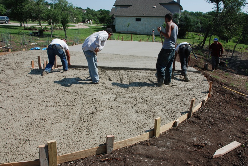 2010/05(May)/Firepit construction/800x600_2010-05-29-66 Firepit Construction.jpg